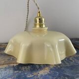 Beige opaline suspension
