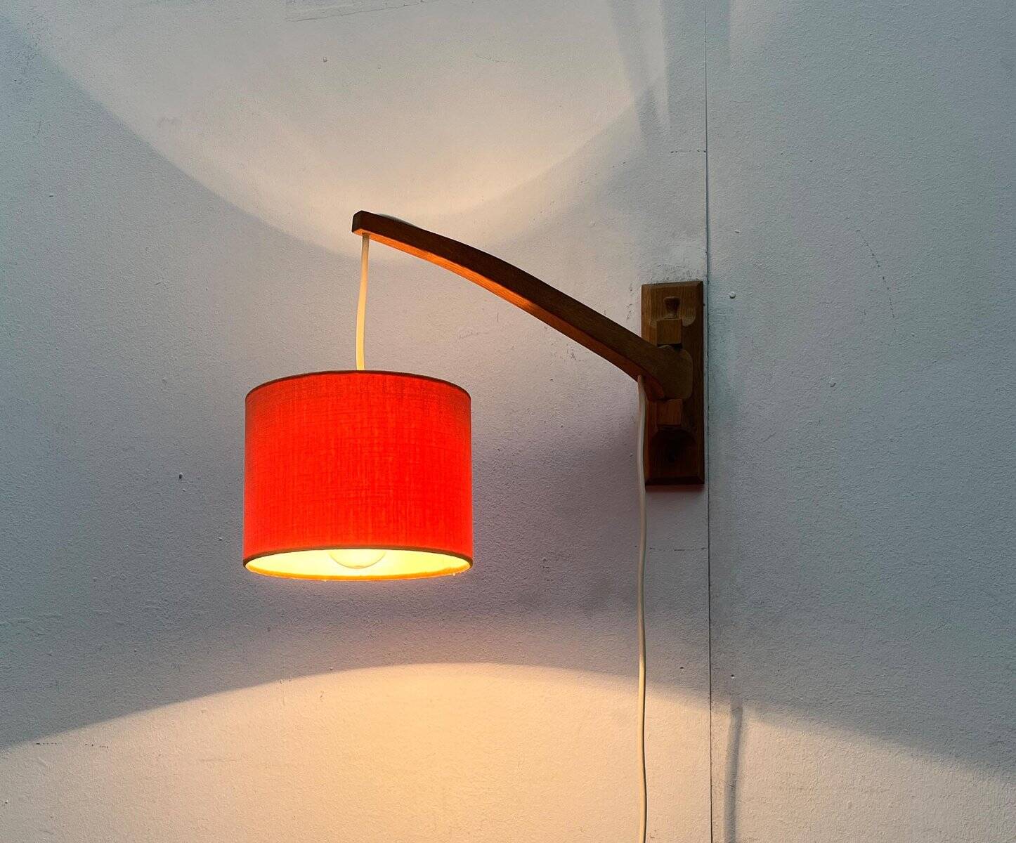 Mid-century cantilever wall lamp with a pivoting arm, 1960s.