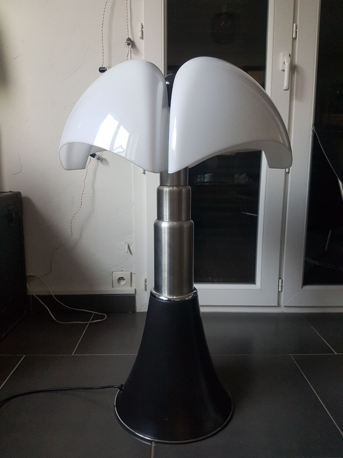 Lampe Pipistrello de Gae Aulenti pour la maison martinelli luce