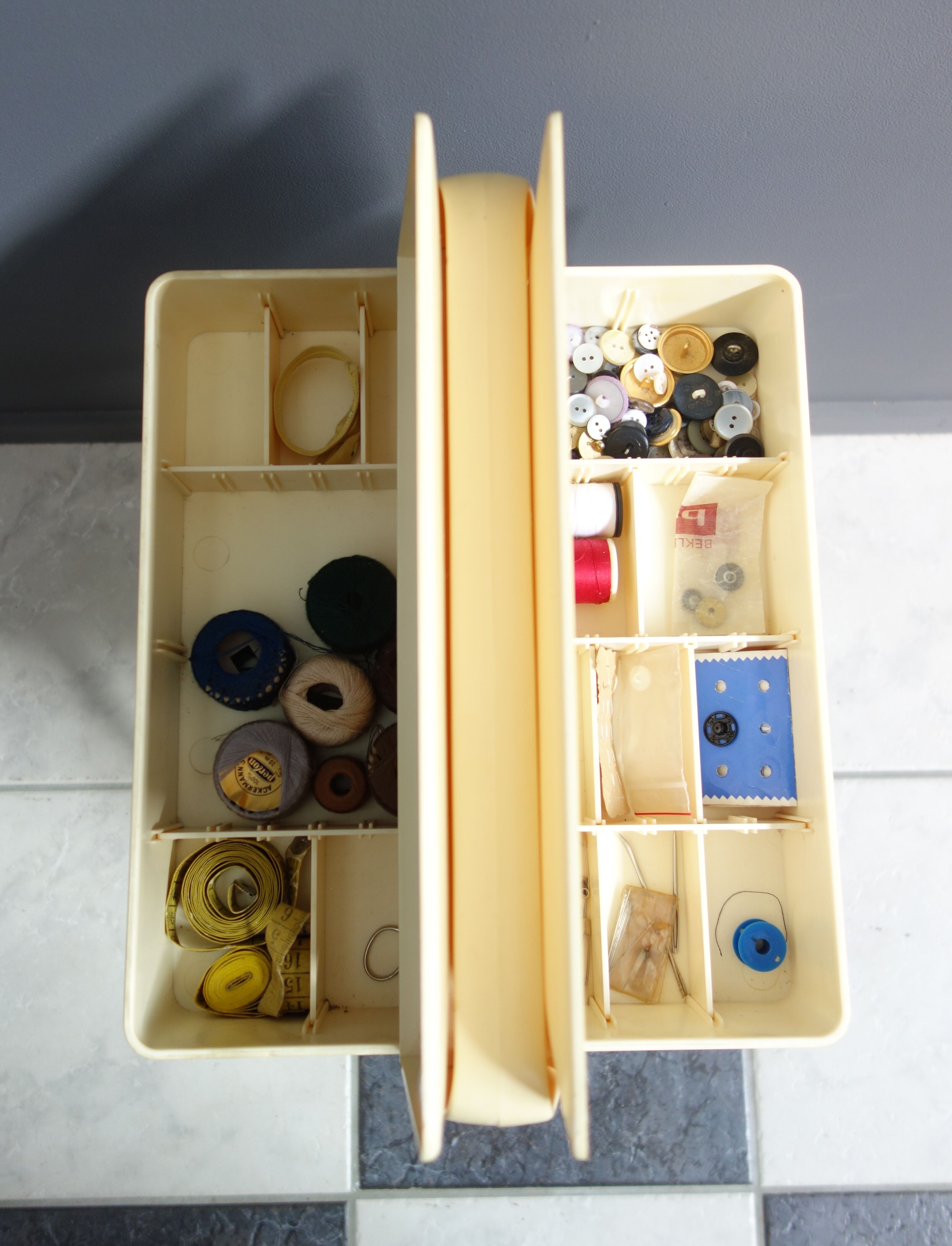 Sewingbox 1960s on four legs