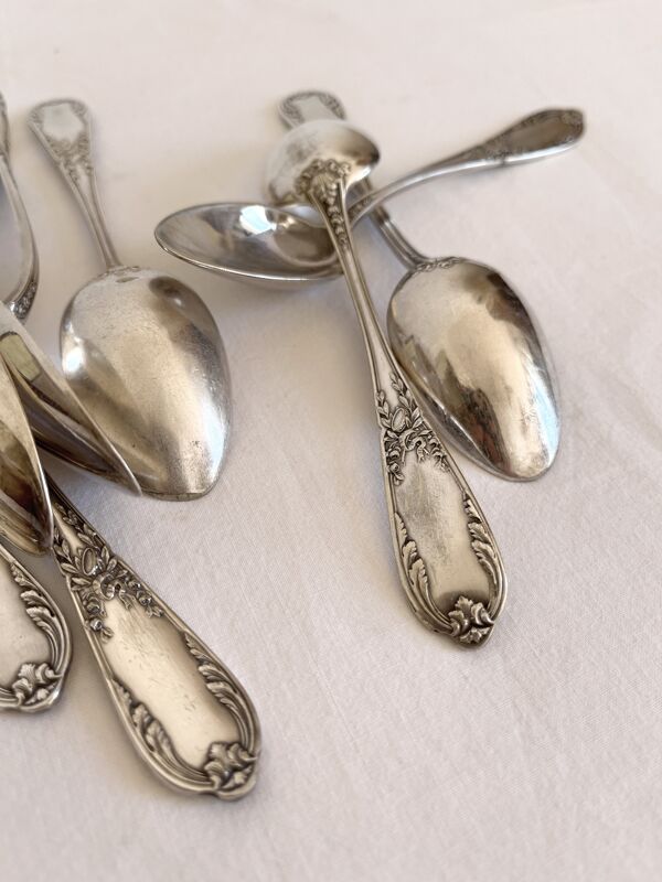 Coffret de 11 petites cuillères en métal argenté vintage