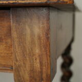 Table d'appoint, console style Louis XIII en noyer