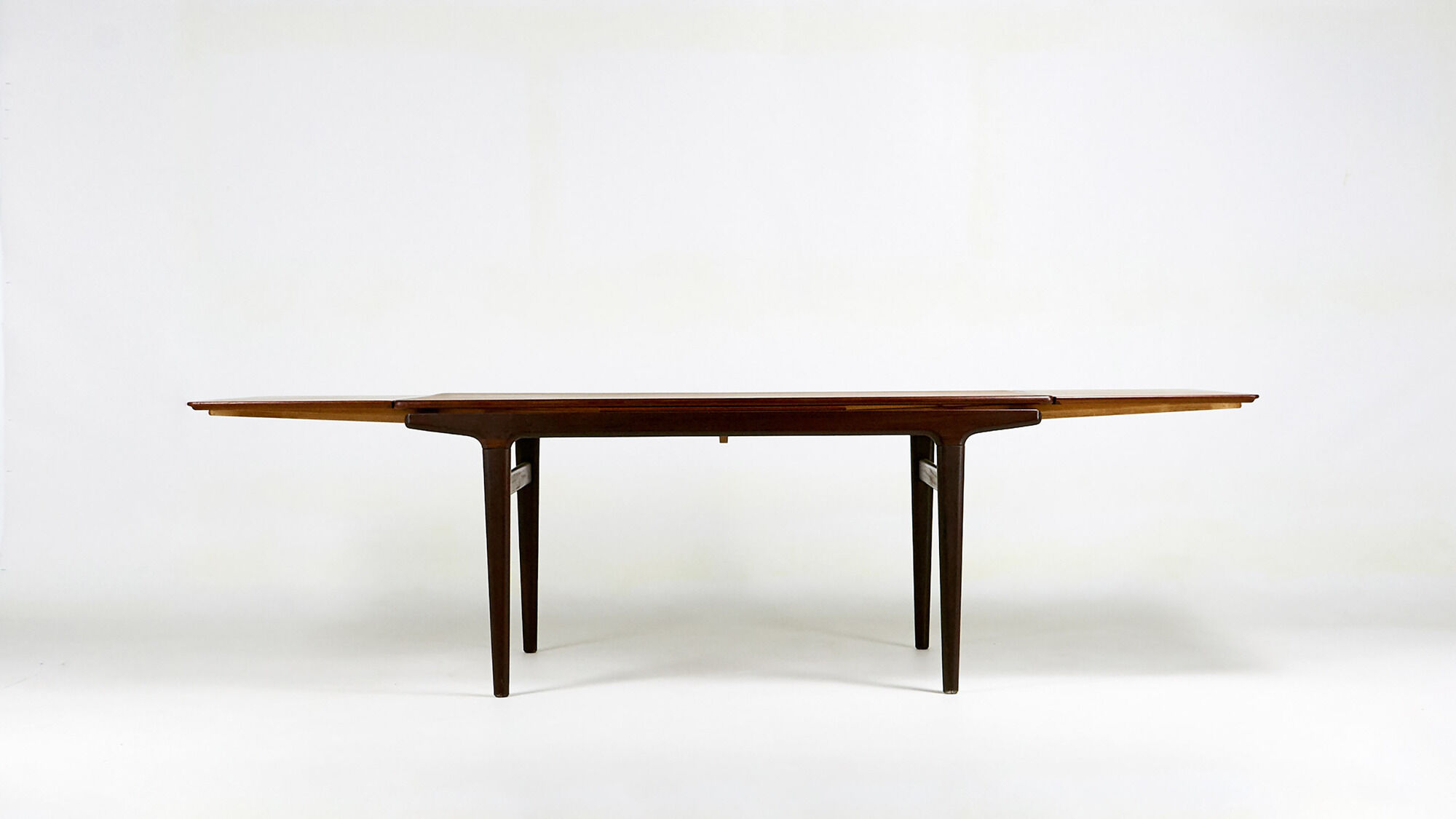 Teak dining table, Johannes Andersen for Uldum Møbelfabrik, 1960