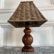 Lampe en bois, abat-jour corde, années 70