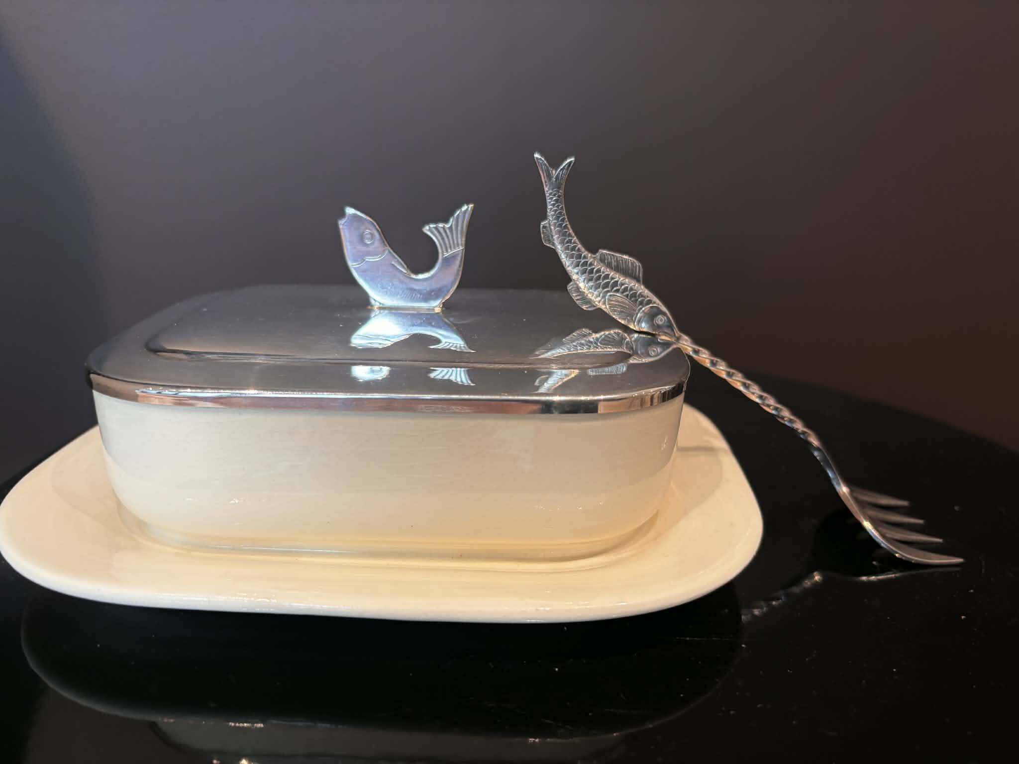 Butter dish