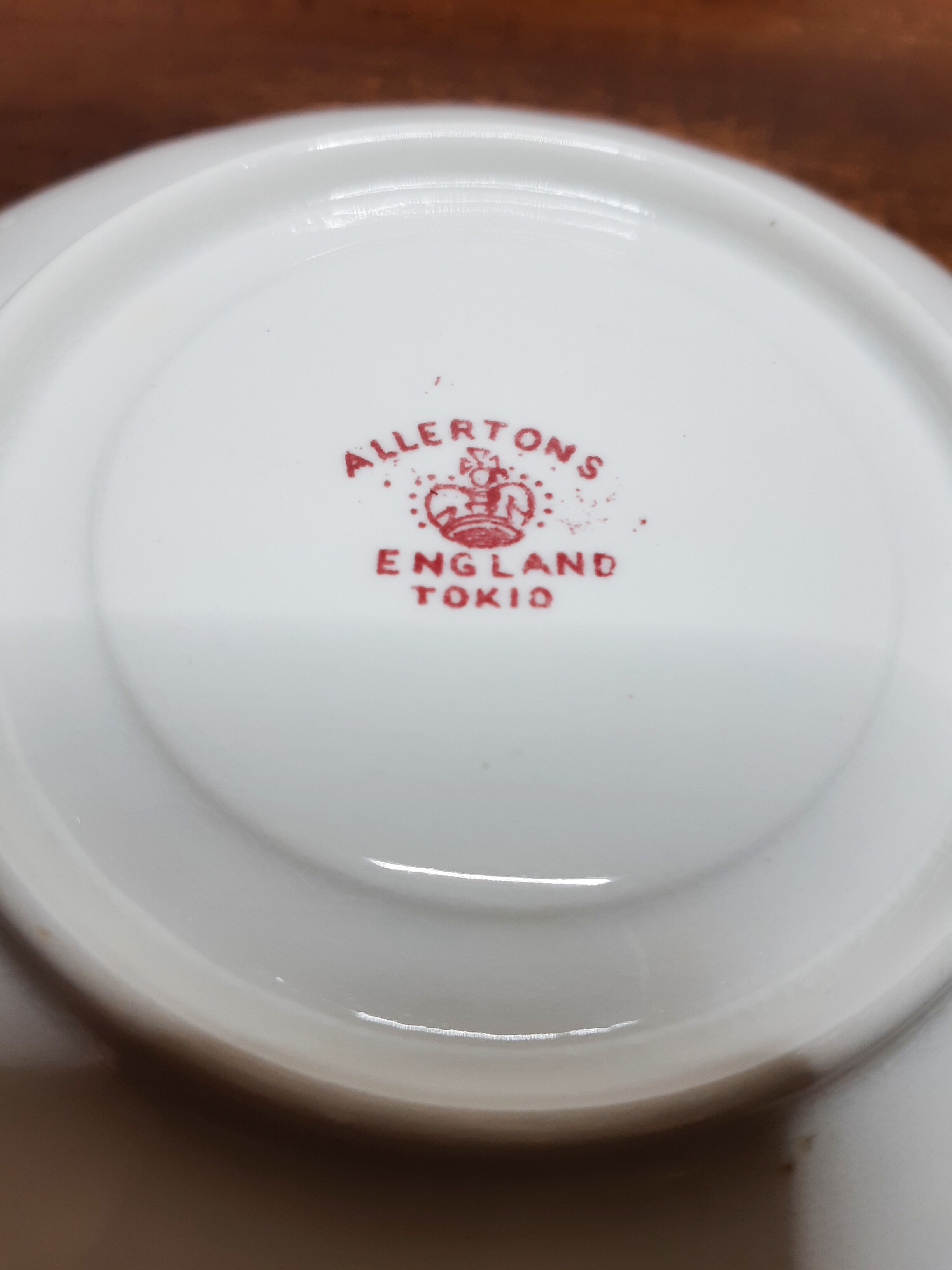 4 porcelain cups or subcups , Allerttons Tokio , vintage English