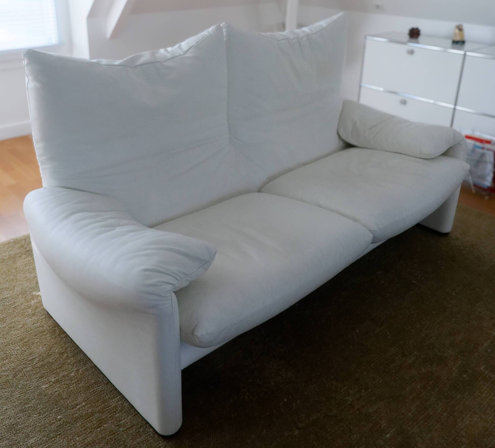 Cassina sofa model maralunga in white leather - 2-seater - with pouf