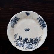 Antique flat plates, ironstone, Onnaing Nord - Floral and ribbon pattern.