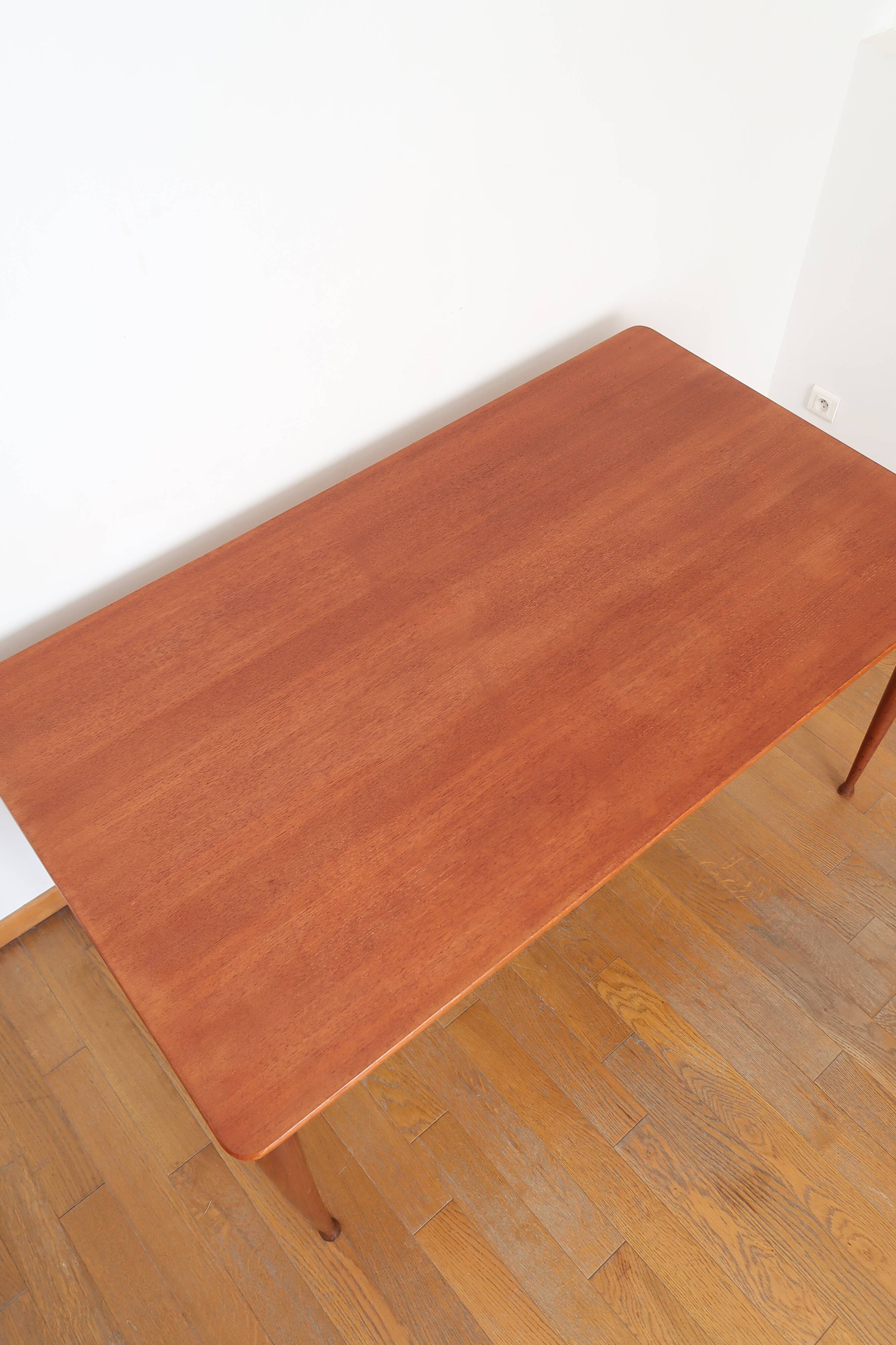 Scandinavian stretch teak table
