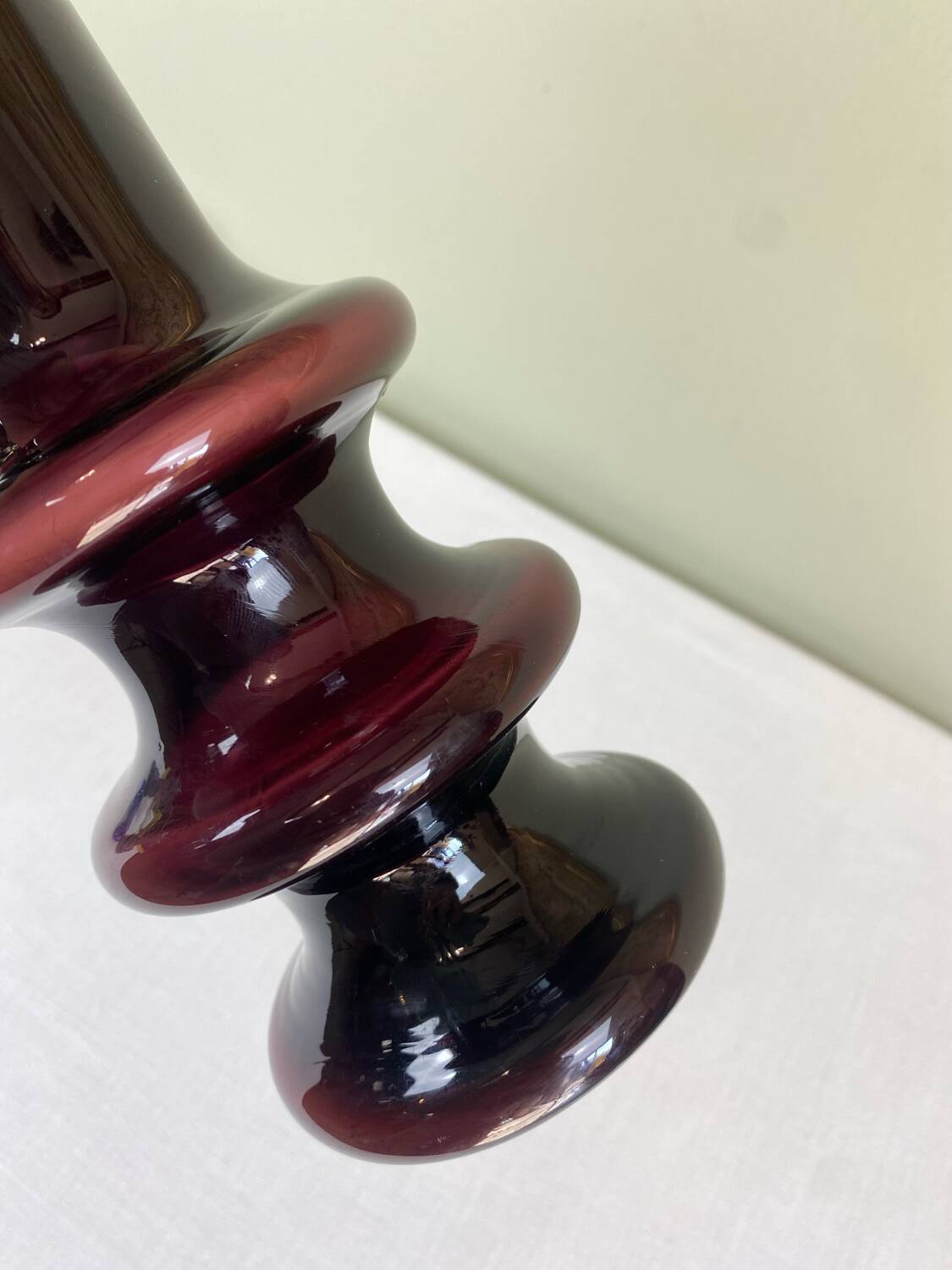 Vintage design glass vase