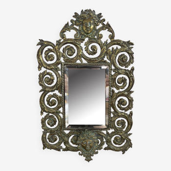 Miroir, glace biseautée, bronze, XIXème siècle, décor rinceaux, mascarons, rosaces, décor murale