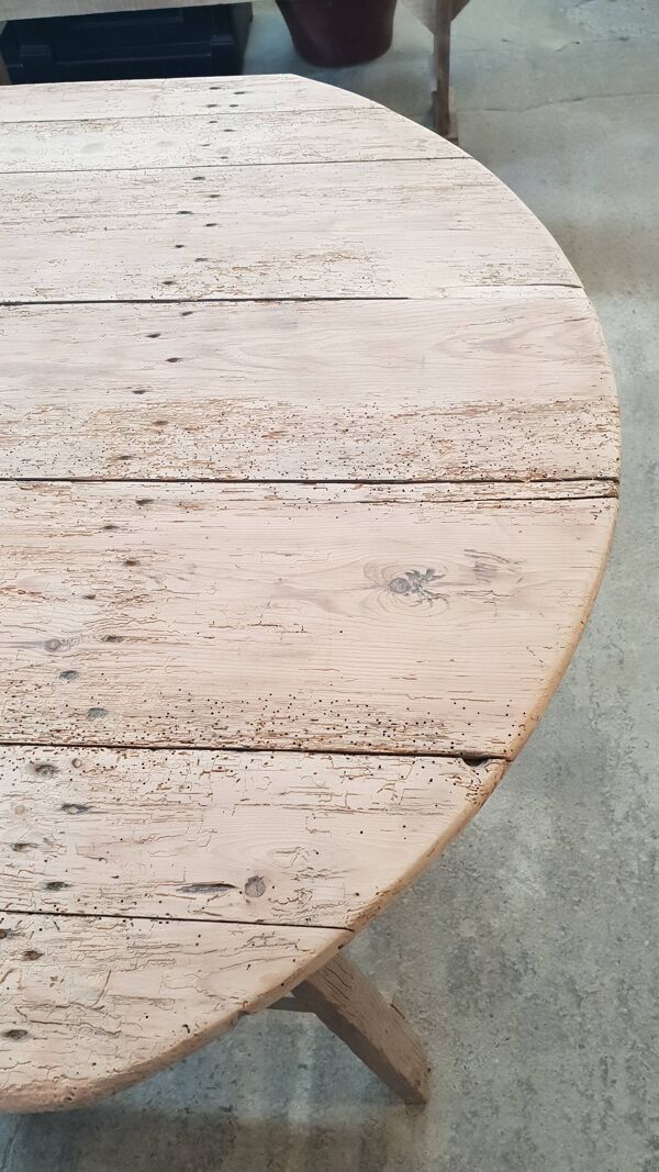 Table ancienne sur tréteaux