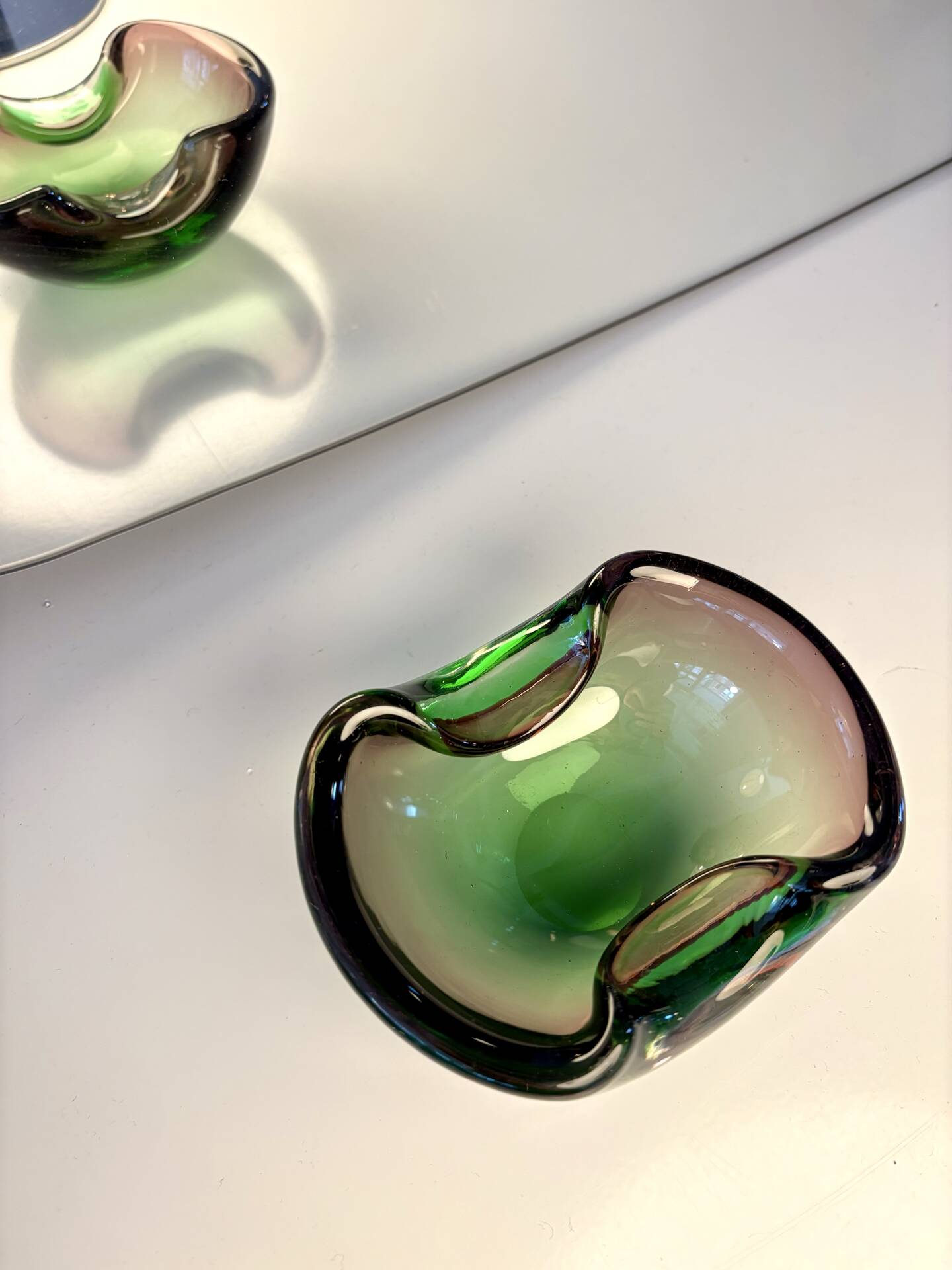 Ashtray / trinket dish in green and pink attributed to Murano 1950/60.