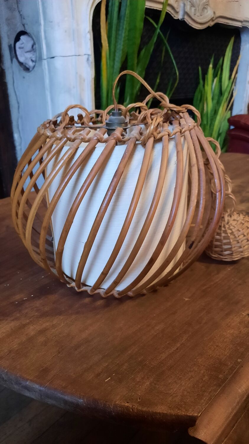 Vintage wicker pendant lamp