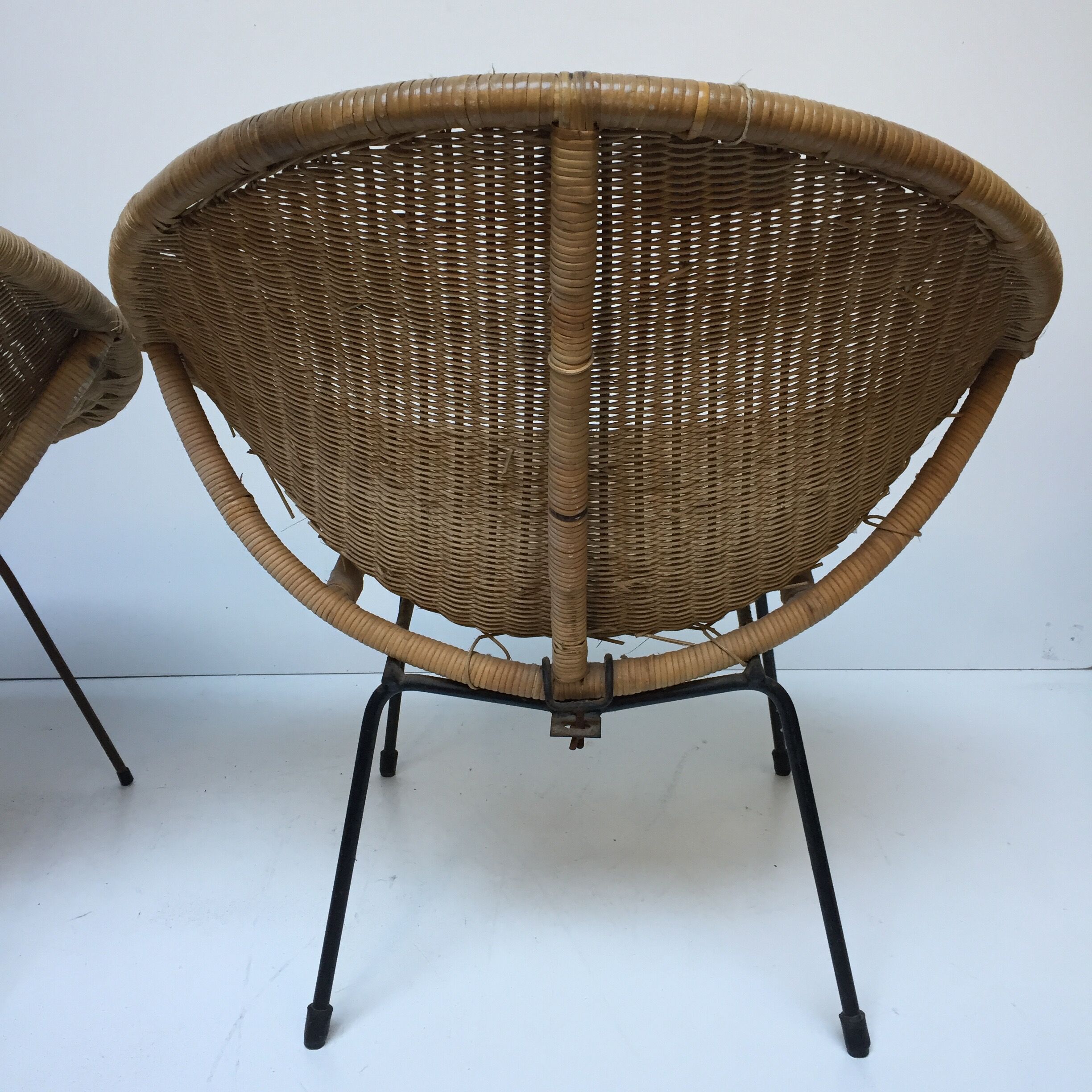 Paire de fauteuils satellite vintage