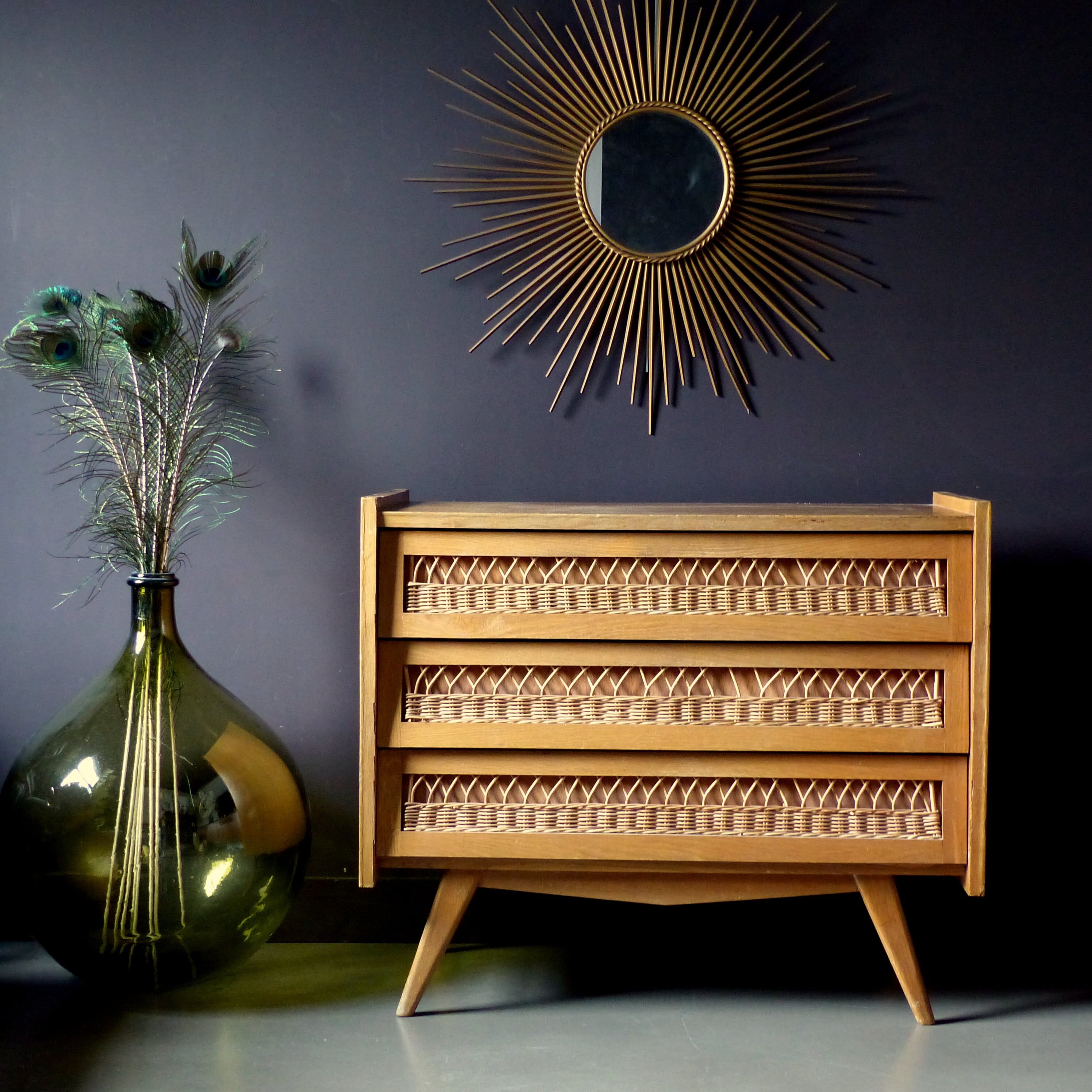 Commode vintage en bois et croisillons en rotin