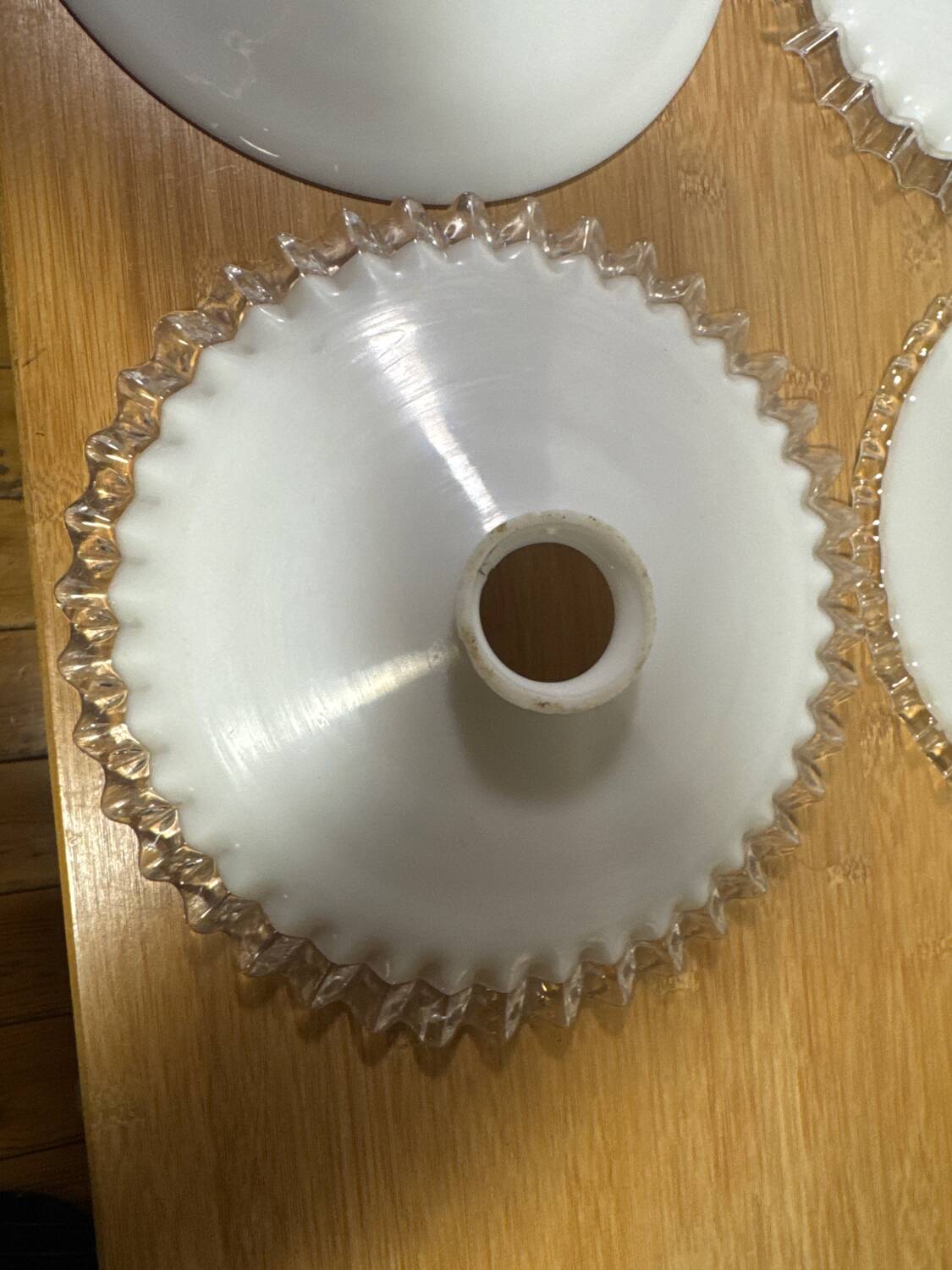 White opaline suspension