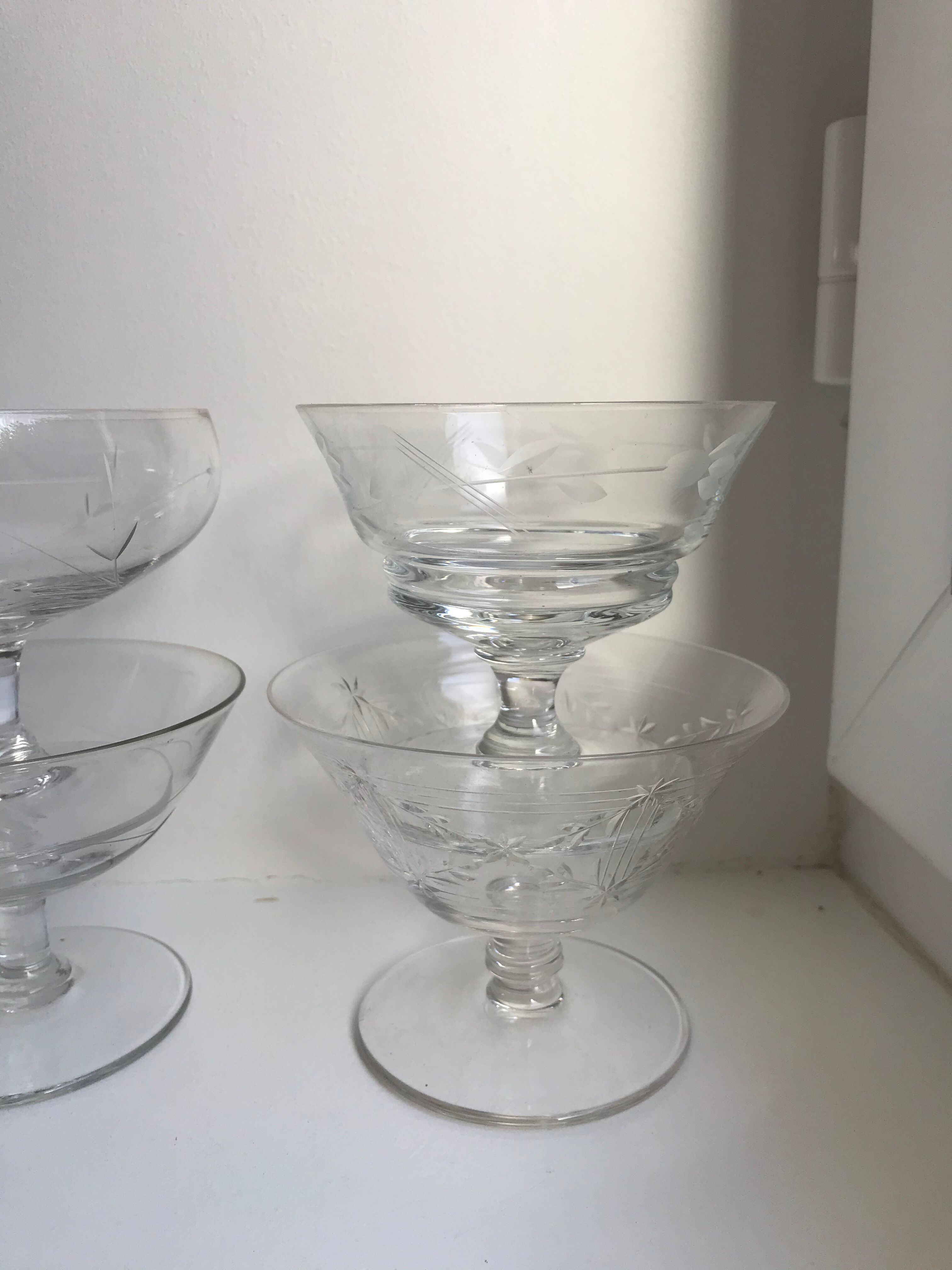 lot de 6 coupes à champagne dépareillées en cristal gravé années 30