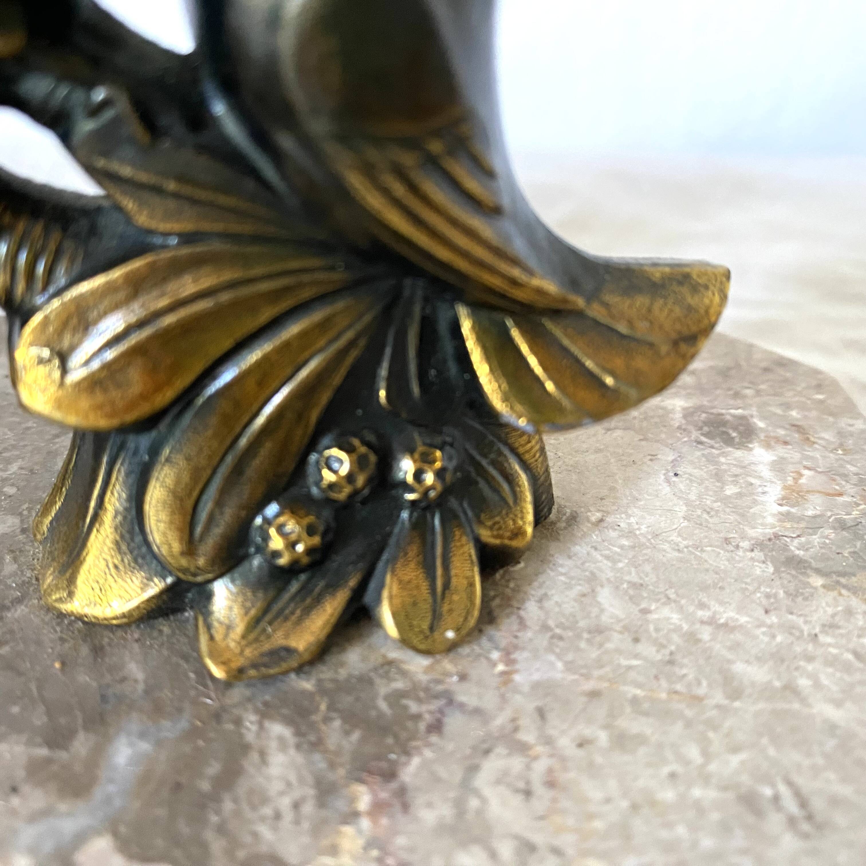 Pair of pigeon bookends