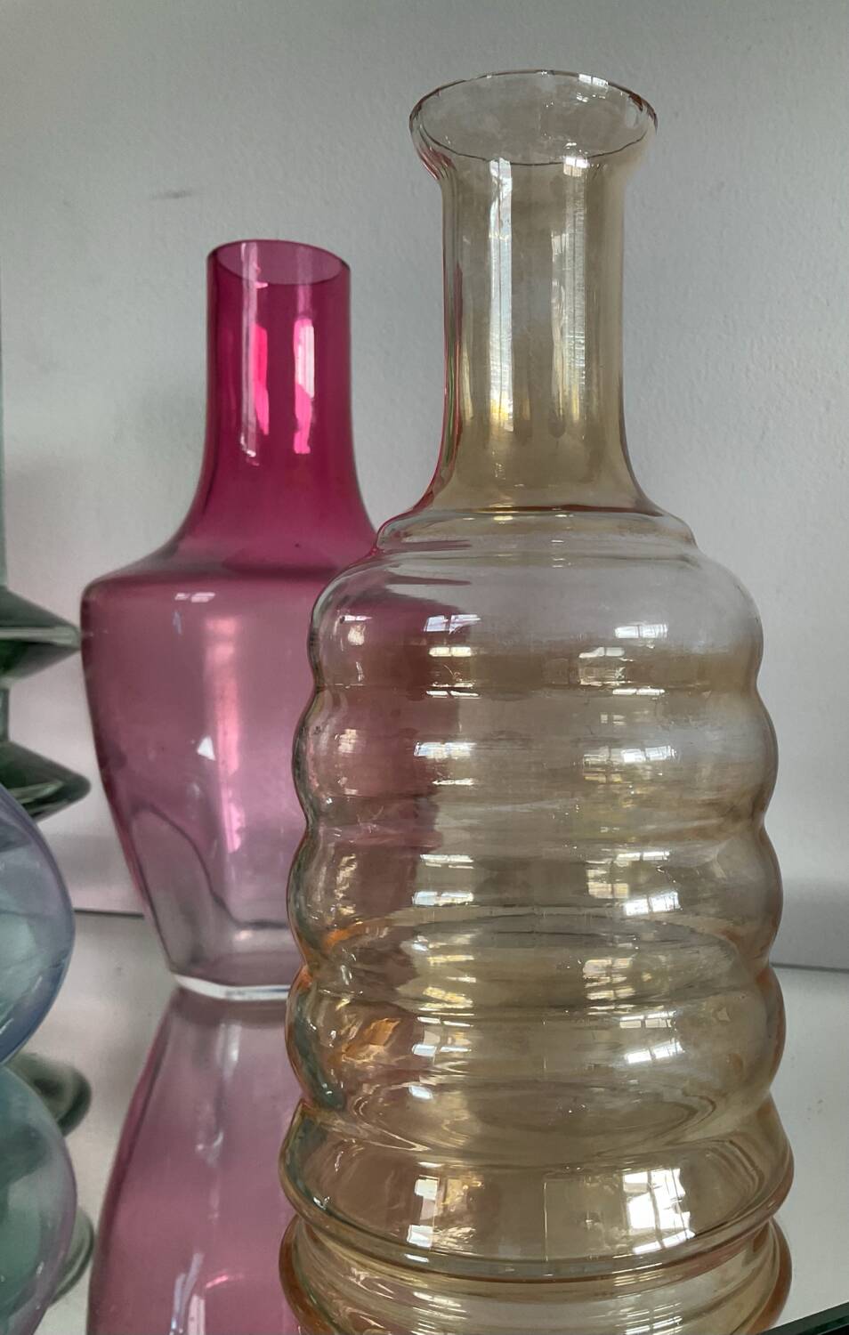 Série de 4 vases vintage en verre coloré