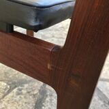 Chaise en bois et skaï