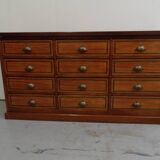 Armoire d'apothicaire vintage en acajou avec tiroirs
