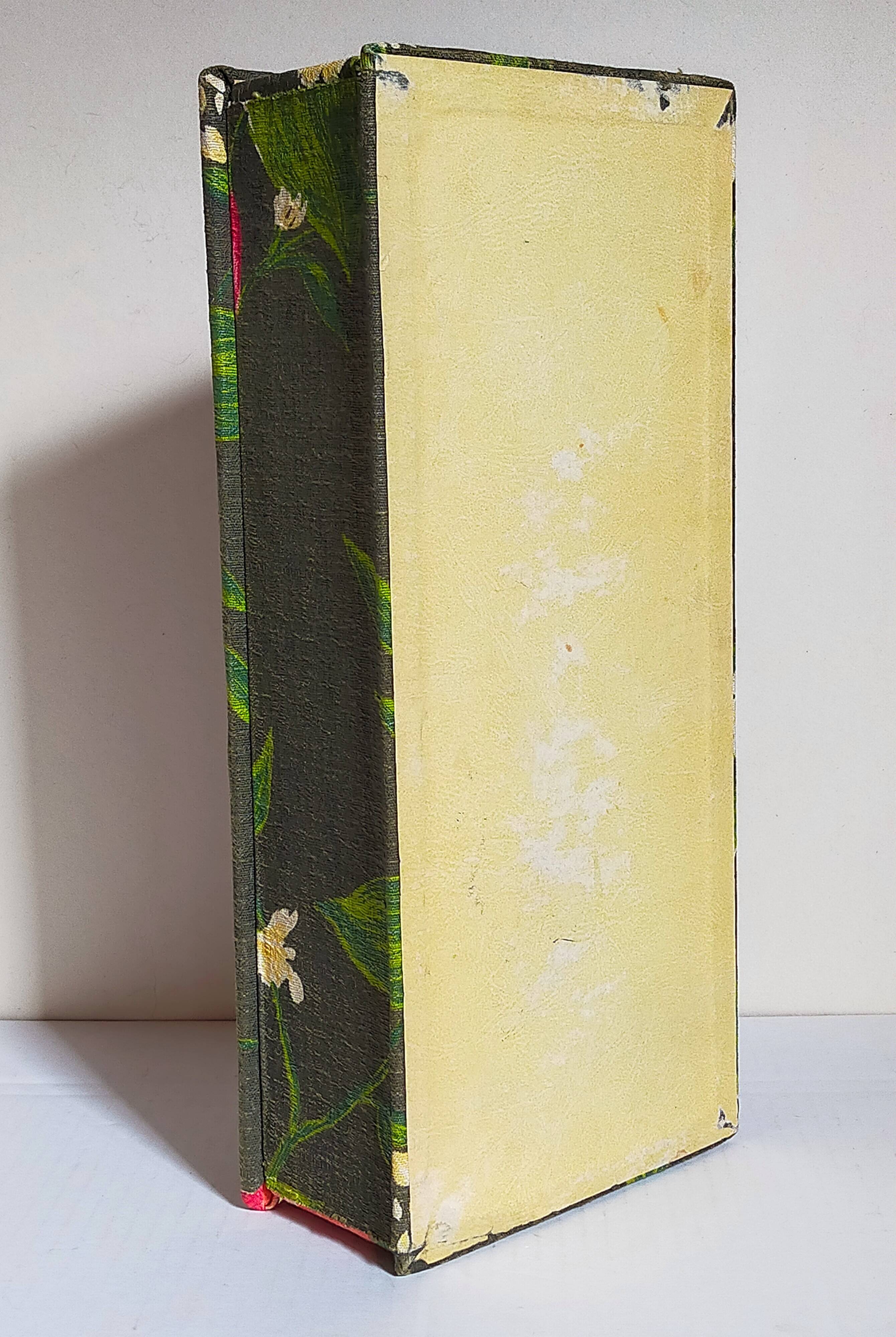 Box padded with old fabric