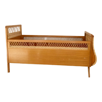 1950s baby bed in wicker and wood