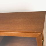 Armoire danoise en teck avec portes vitrées attribuée à Kai Winding, années 1960