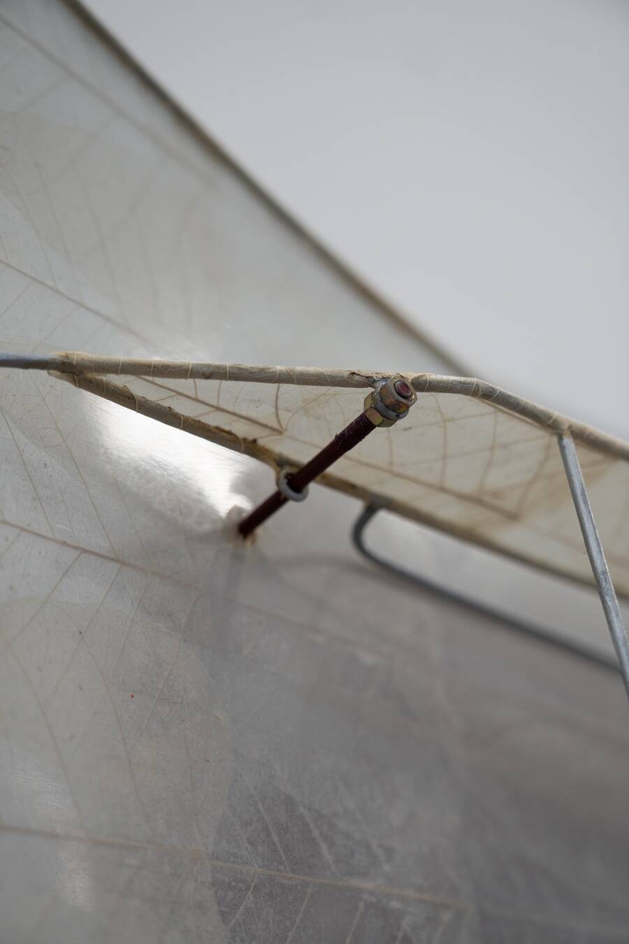 Square wall lamp in red wood and rice paper, prod. Steelline 1980