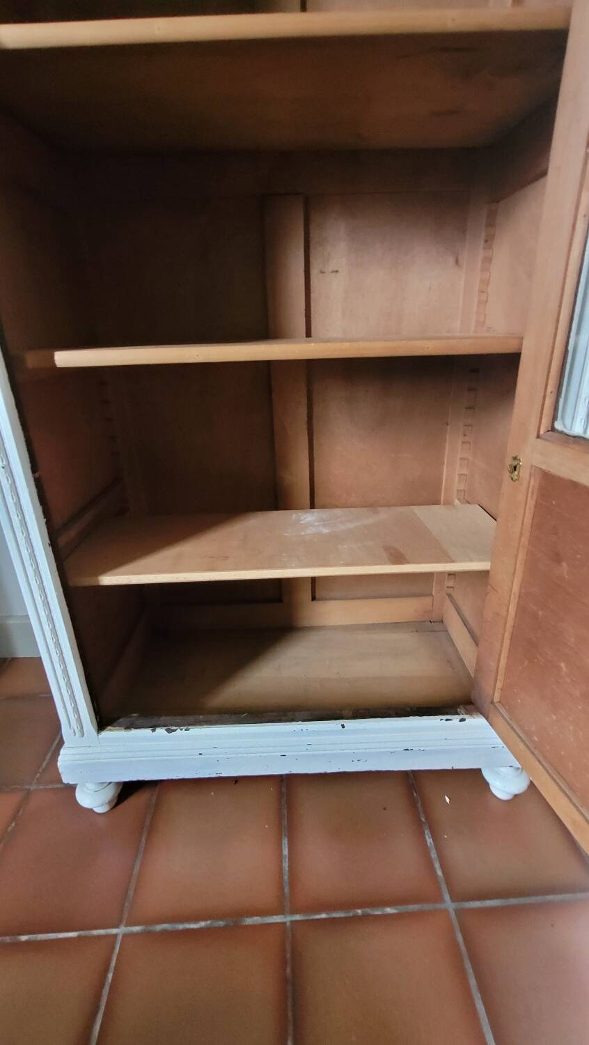 Armoire parisienne bonnetière vitrée