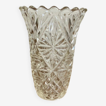 Chiseled glass vase