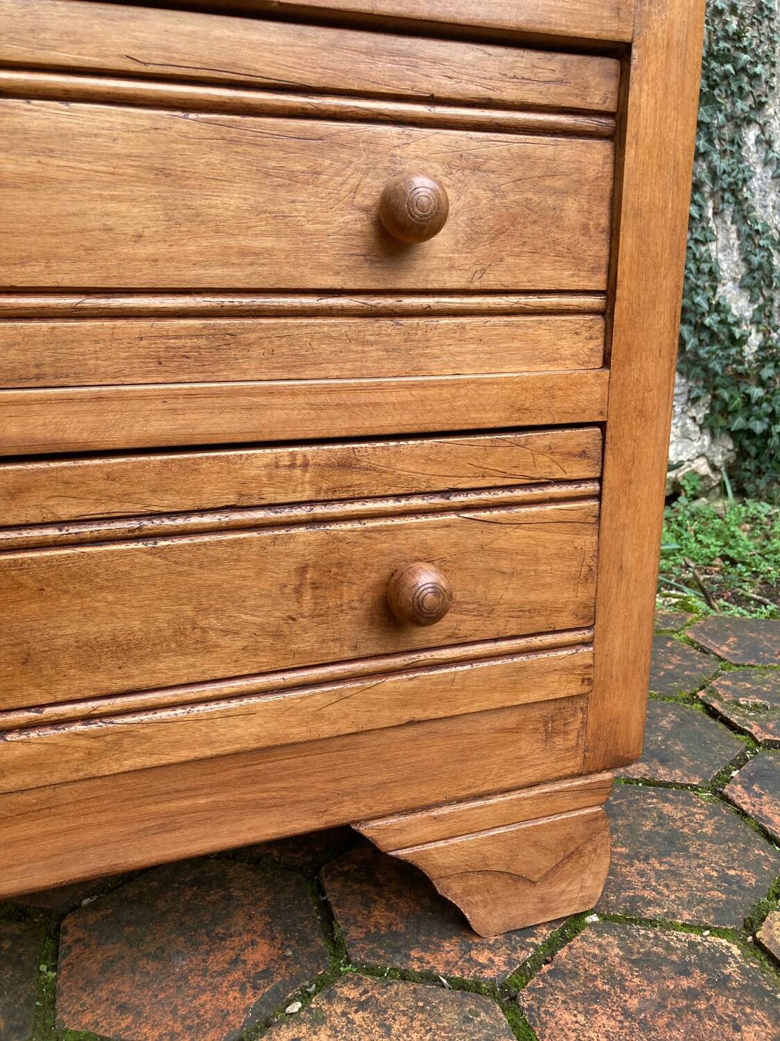 Antique chest of drawers