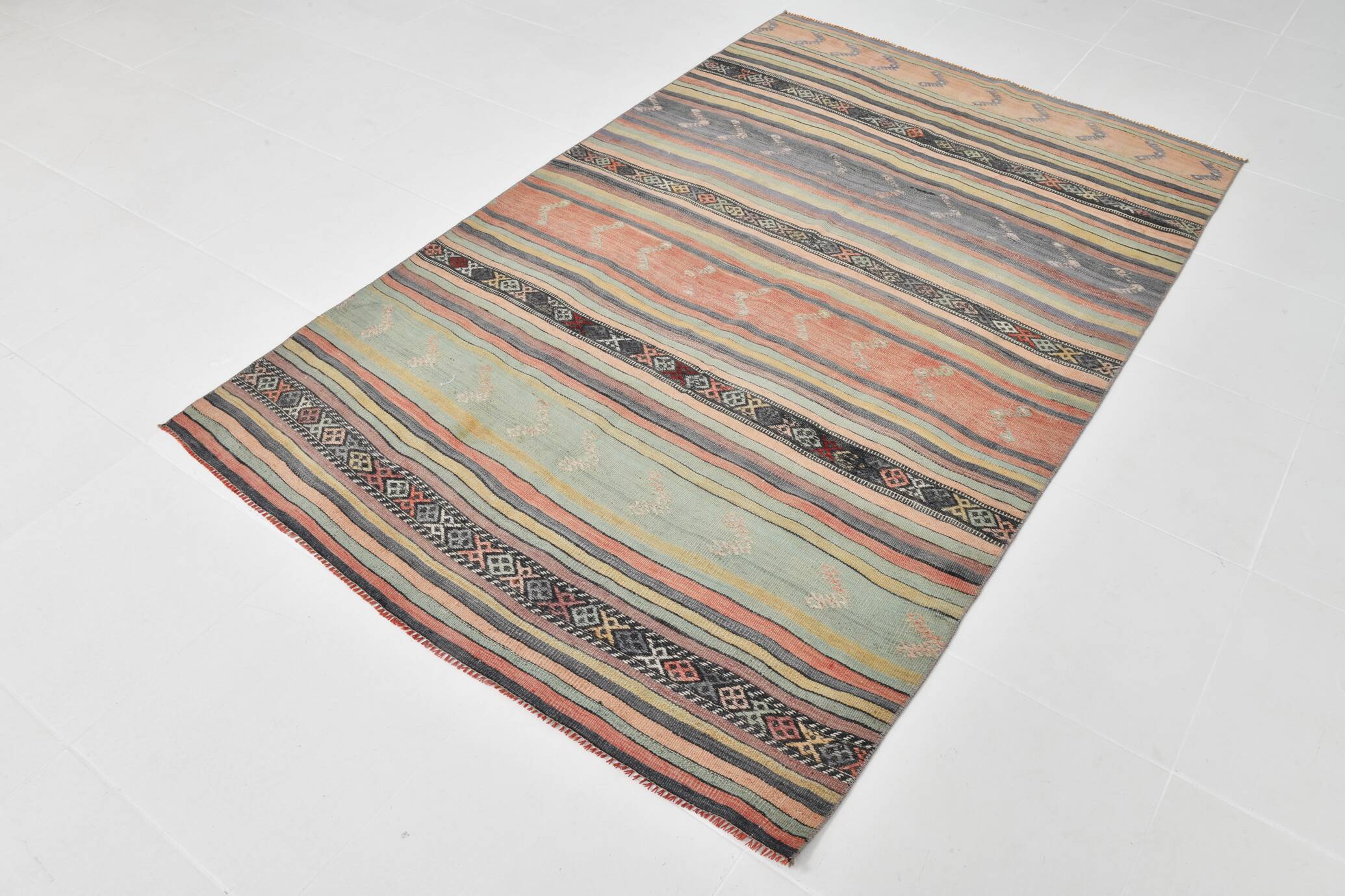 130x205Cm Pale Orange Striped Kilim Rug, Rugged Rugs, 4x7 Wool Area Rug