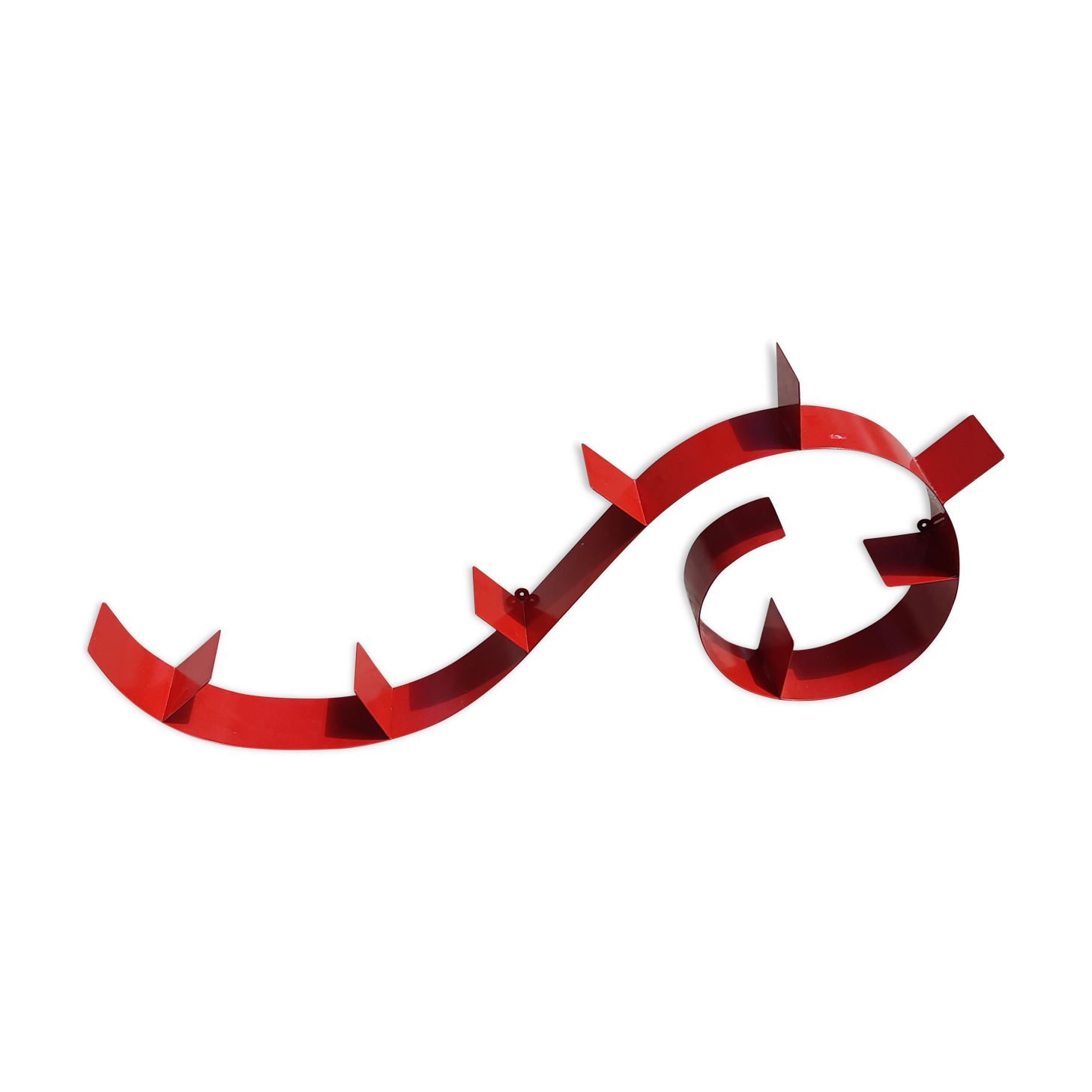 Red lay metal "snail" wall shelf