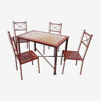 Ensemble table et chaises de jardin