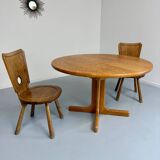 Antique round Scandinavian dining table from the 70s with 1 solid wood extension