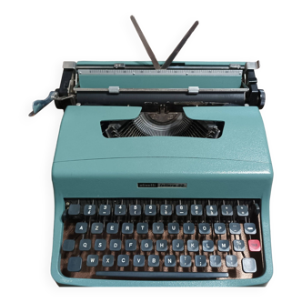 Machine à écrire Olivetti lettera 32