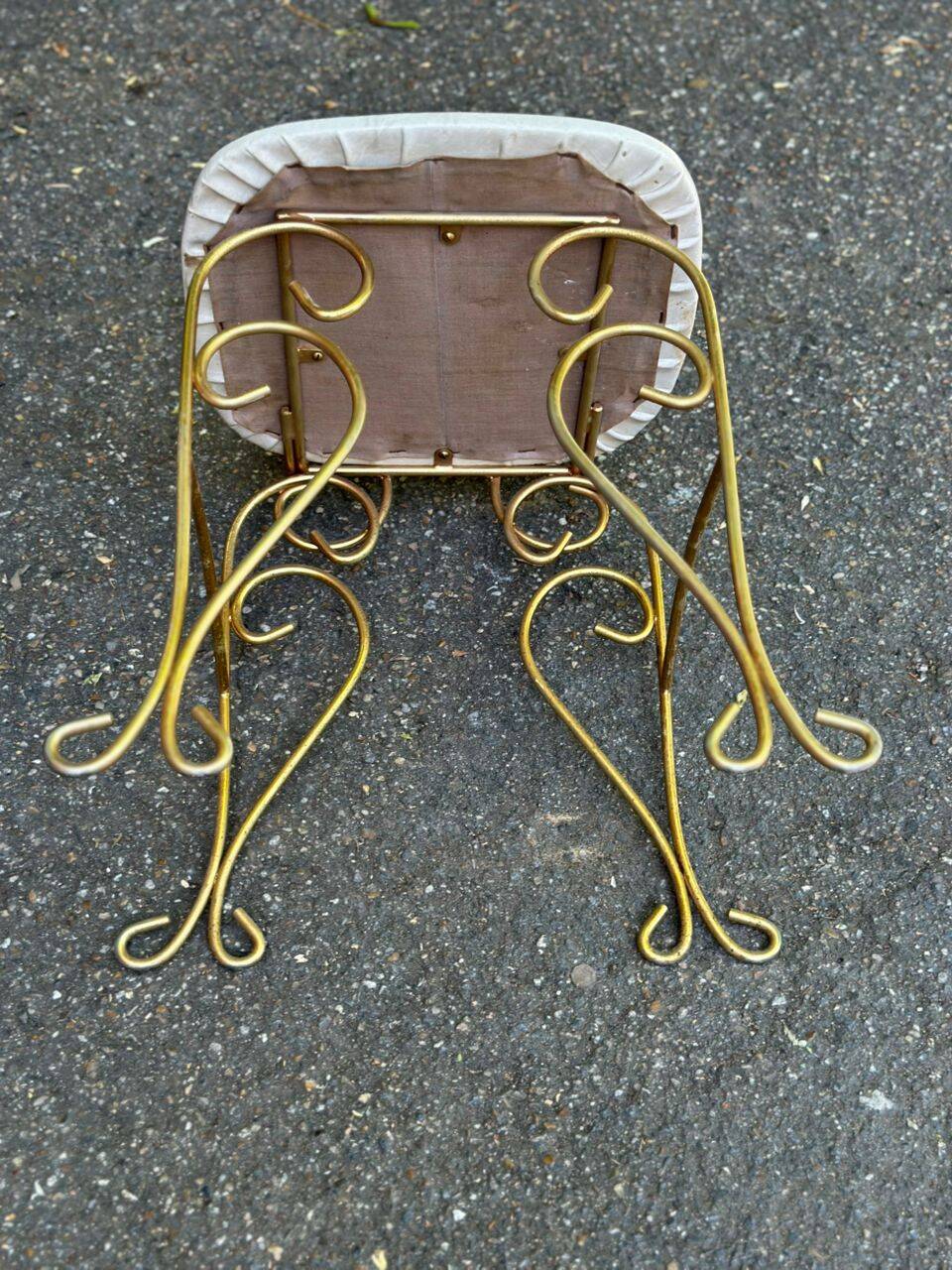Vintage heart chair from the 1950s Hollywood Regency in gold metal.