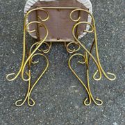 Vintage heart chair from the 1950s Hollywood Regency in gold metal.