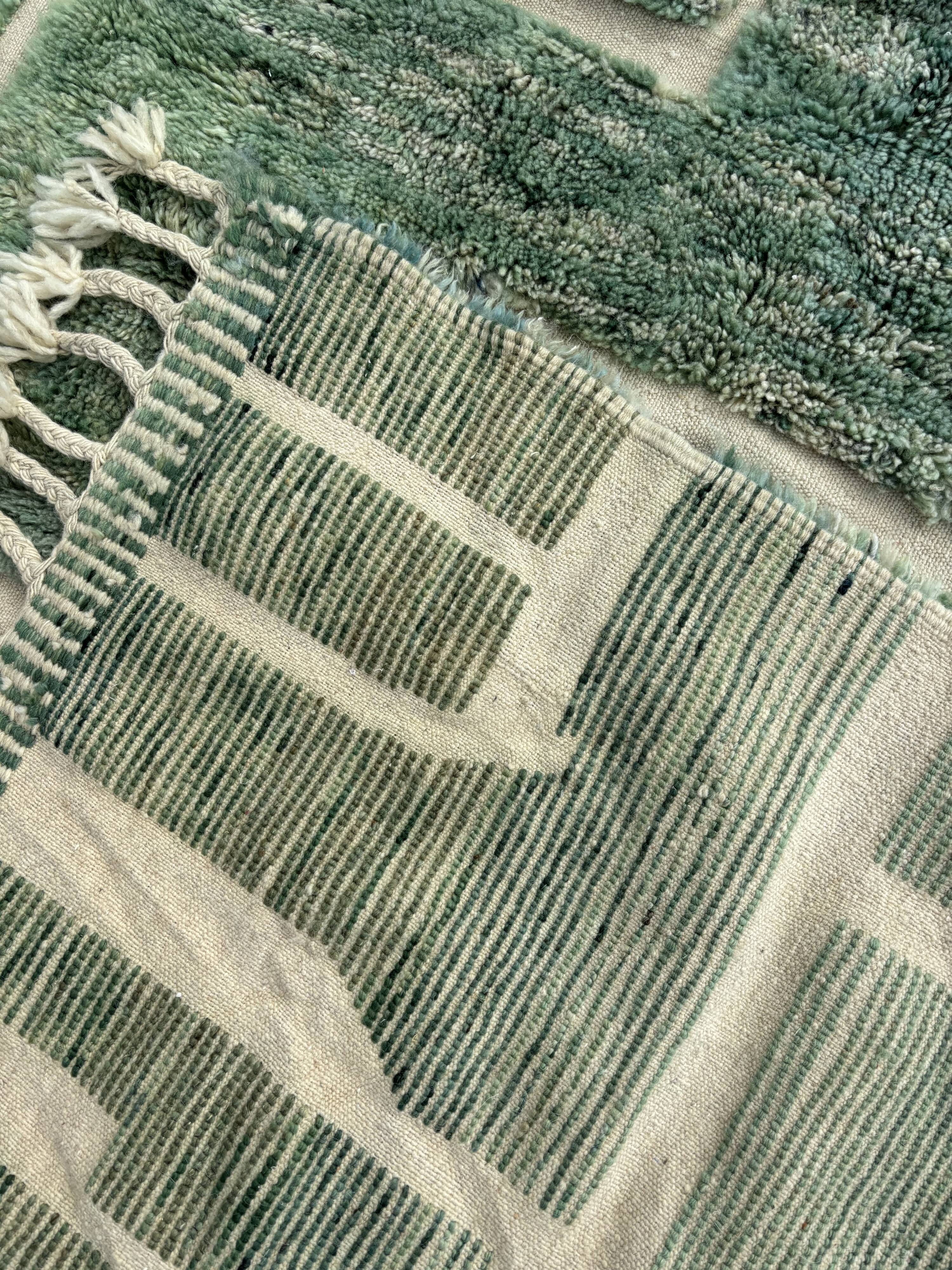 Grand tapis berbere marocain vert