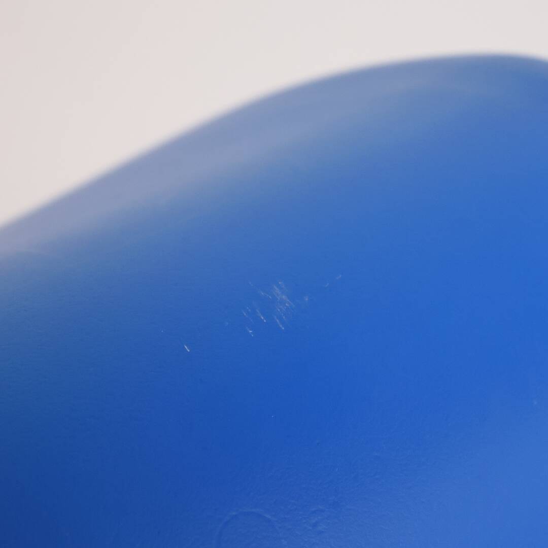 Chaise Phantom Bleue par Verner Panton