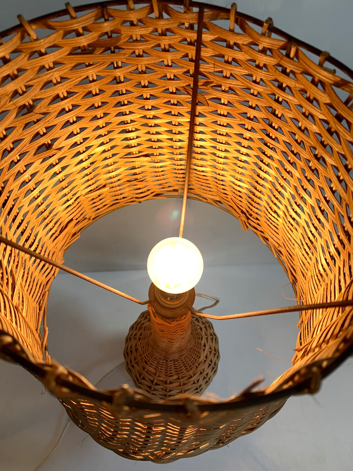 Rattan lamp
