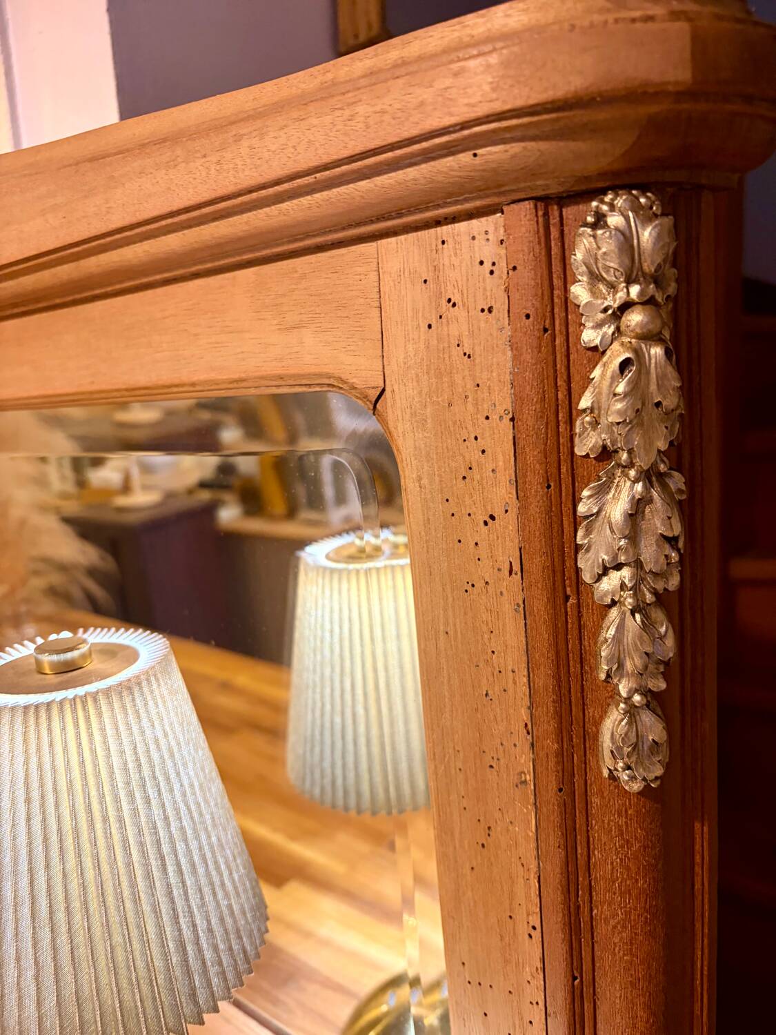 Raw wood sideboard and its mirror