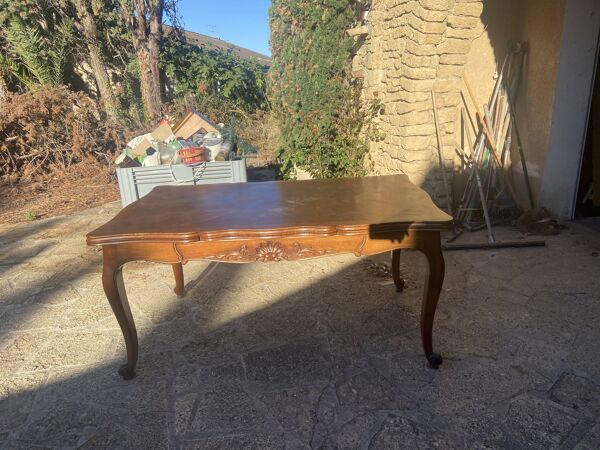 Table à manger de style Louis XV à rallonges à l'italienne – XXe siècle