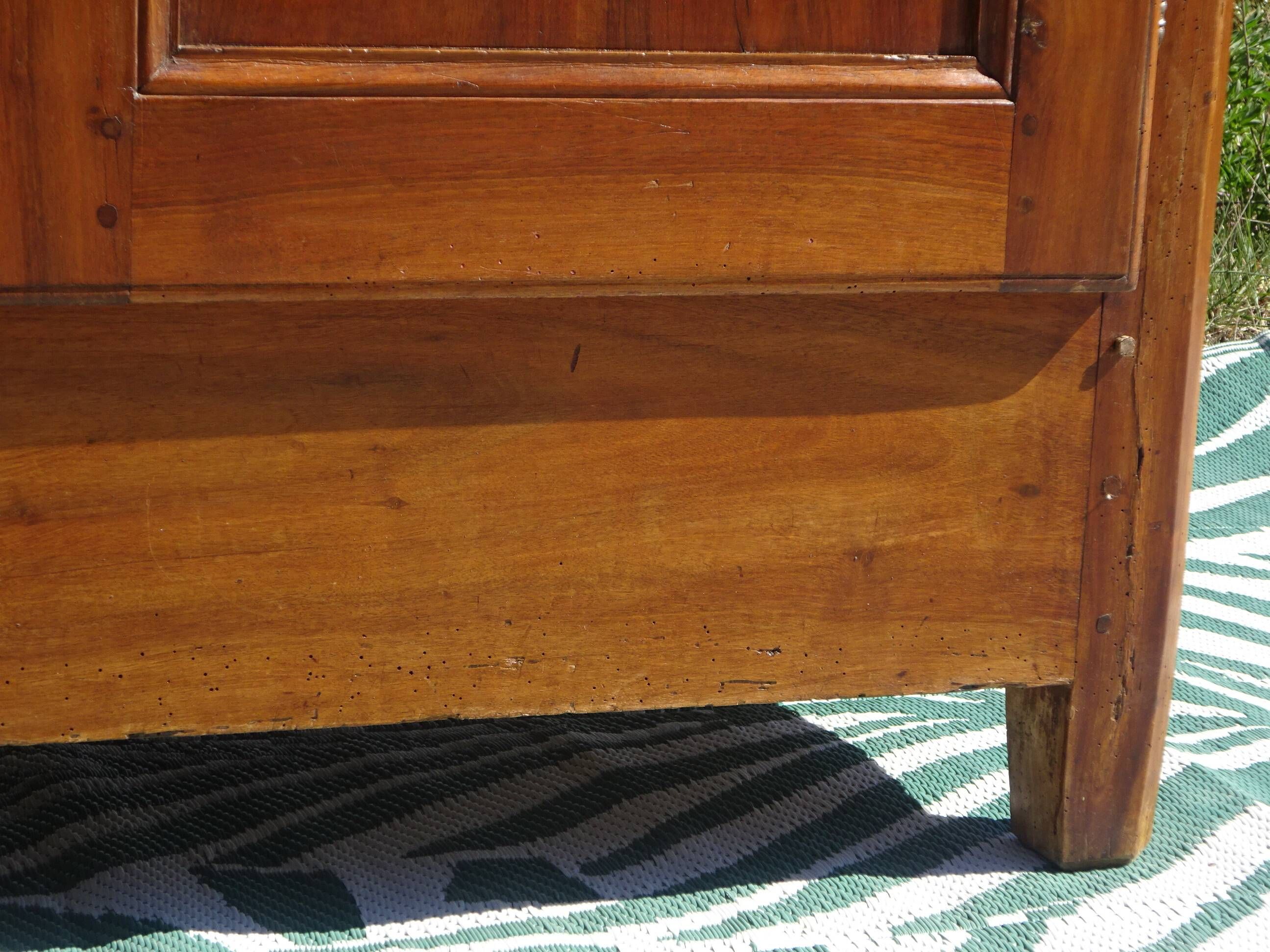 Ancienne armoire Louis Philippe en noyer