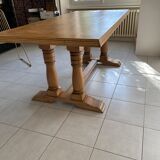Massif wood table
