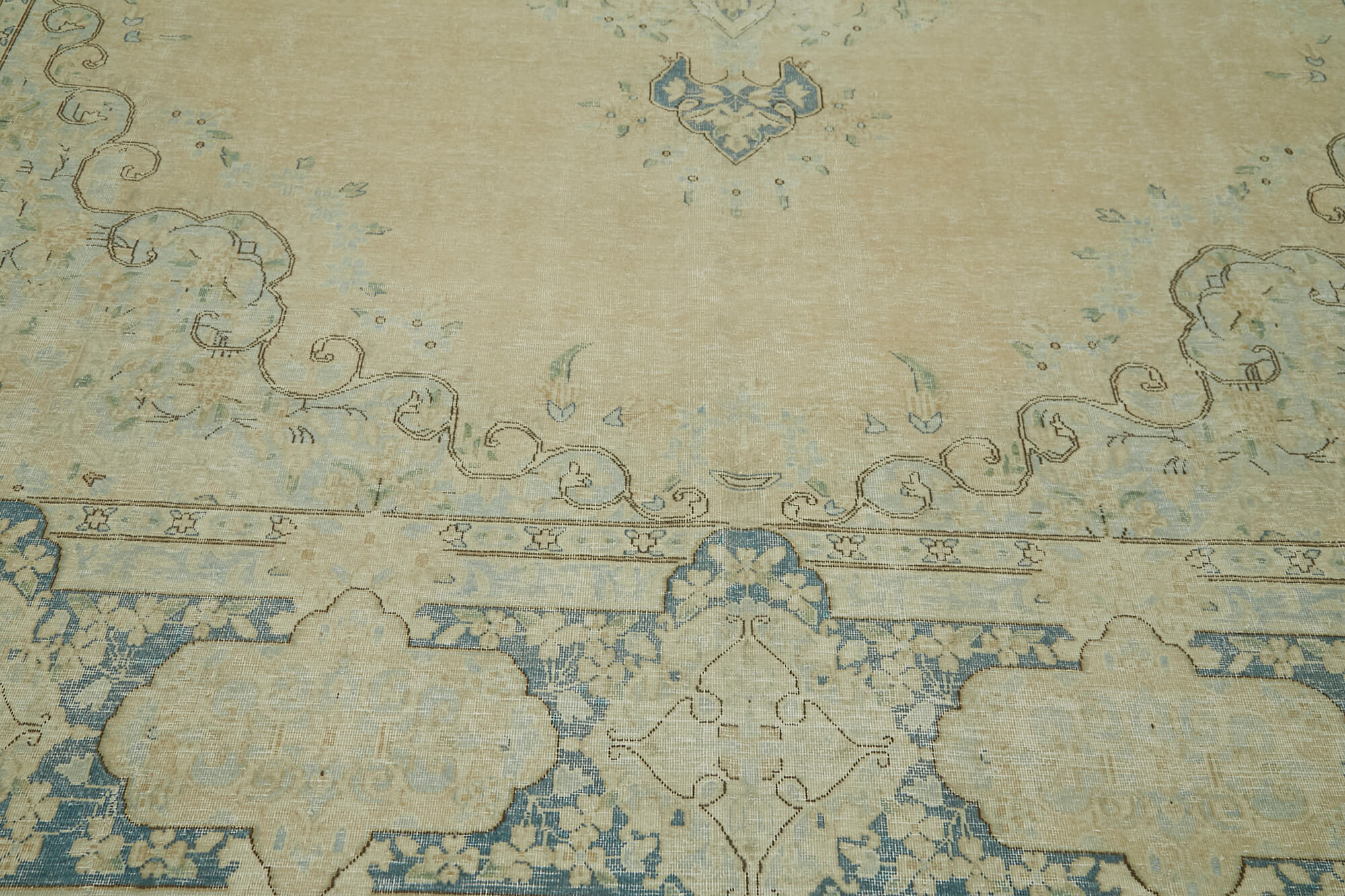 Hand-Knotted Persian Antique 1970s 284 cm x 388 cm Beige Wool Carpet
