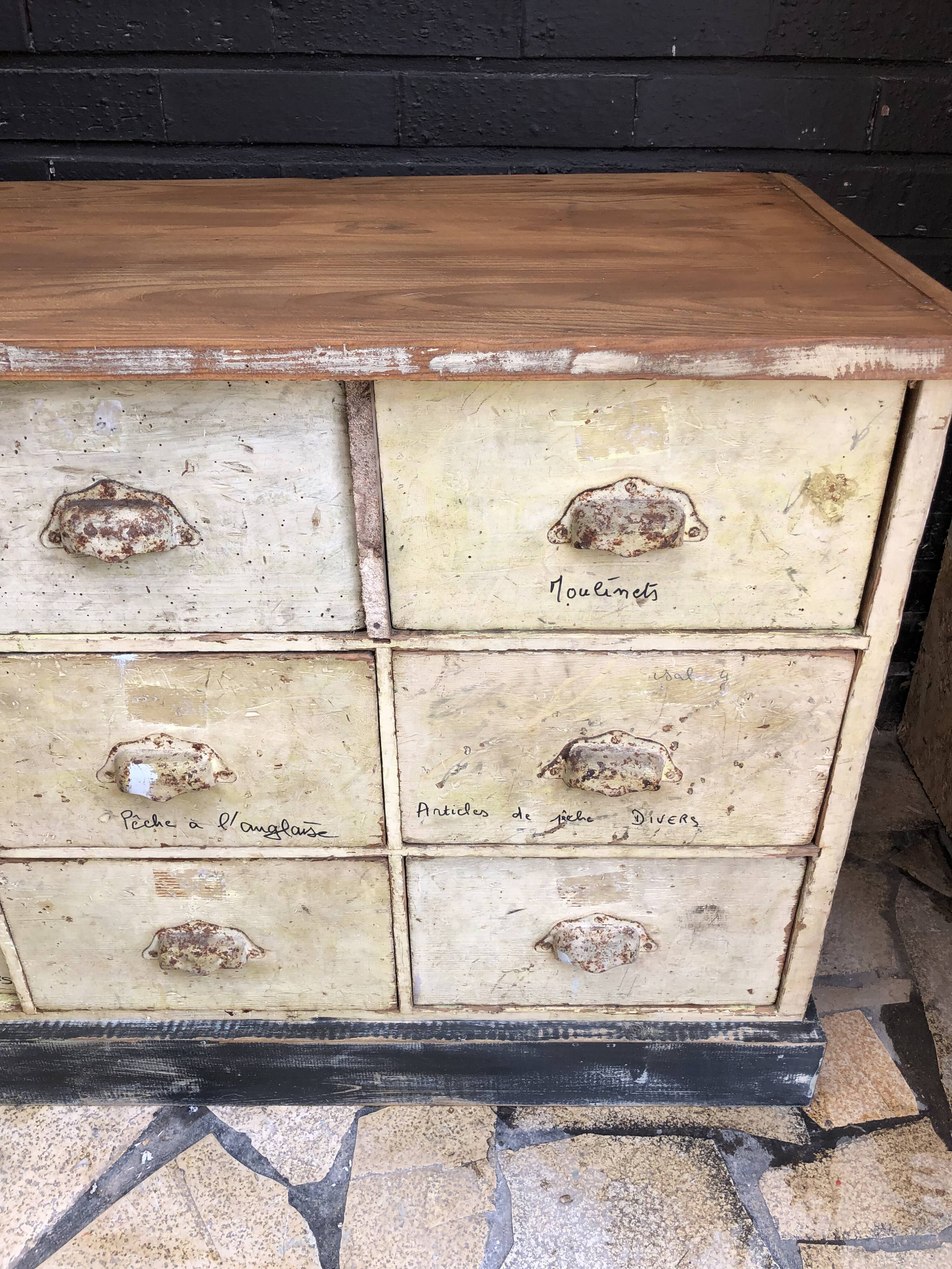 Trade cabinet with drawers