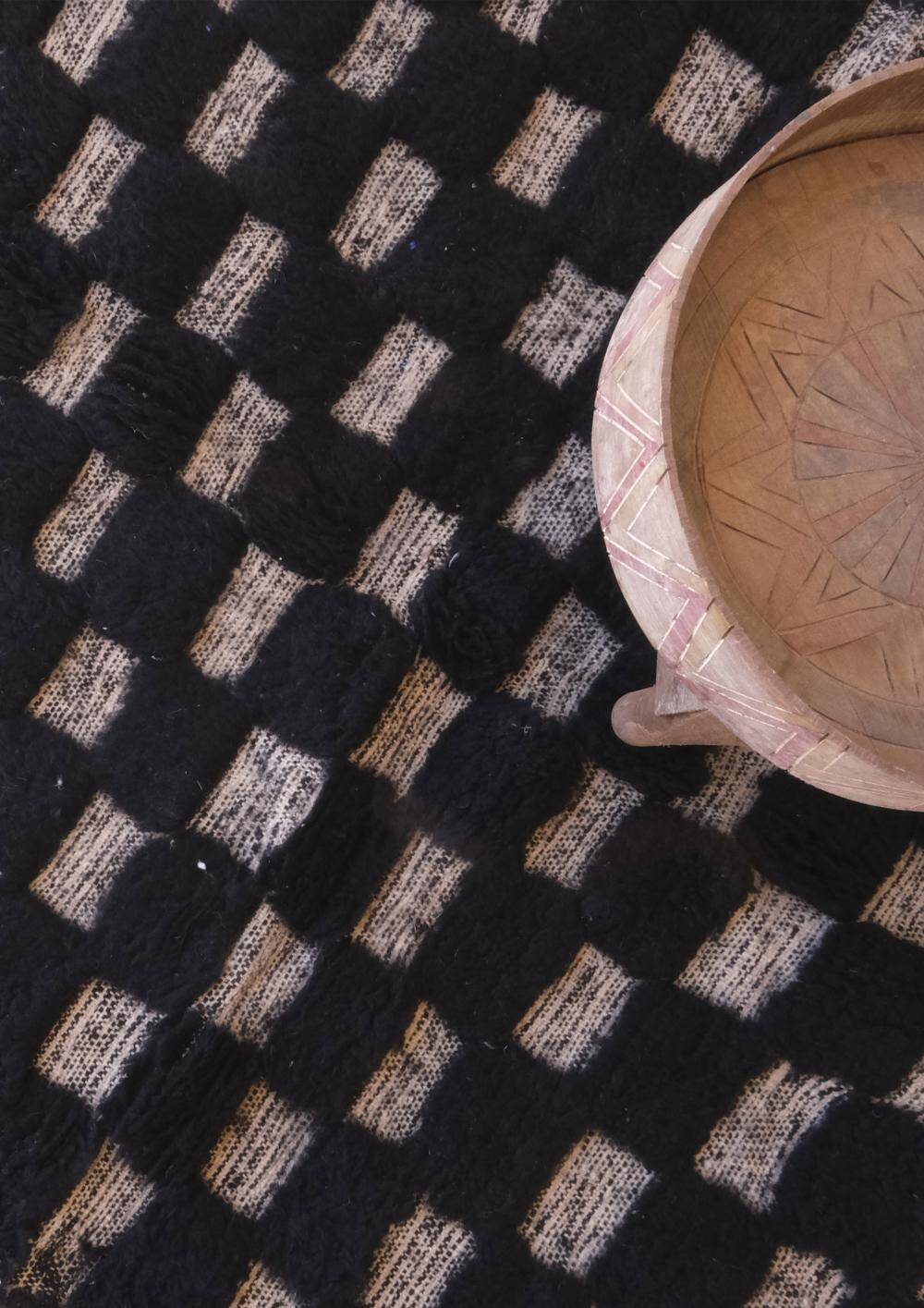 Tapis texturé noir à carreaux - 151 x 124 cm